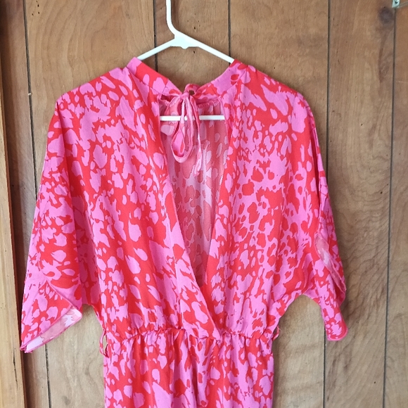 Women’s Red Pink Short Sleeve Open Back Wide Leg Jumpsuit Size S NEW - Picture 5 of 5